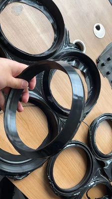 Tischplattenvakuumformteil-Maschinen-Gummidichtungs-Formteil-Maschine für die Herstellung von Gummidichtungen für UPVC-Rohre